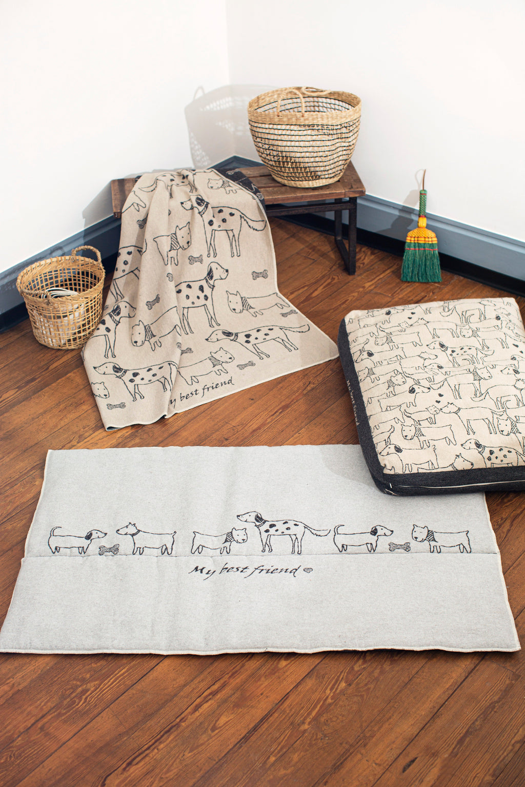 Ecru & Grey Best Friends Allover Dog Bed 60 x 90 cm