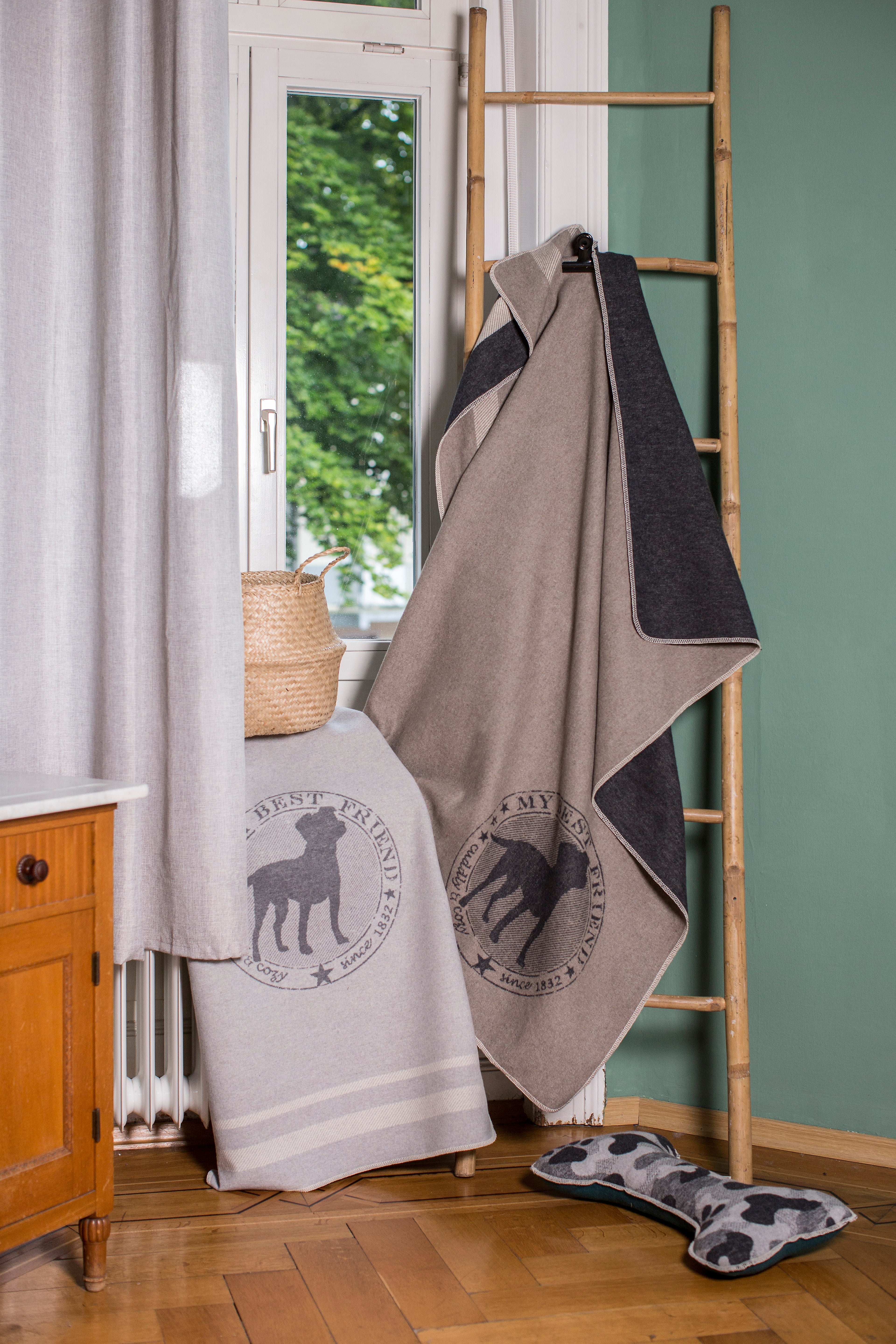 Smoke Cuddly But Cosy Pet Blanket 100 x 140 cm