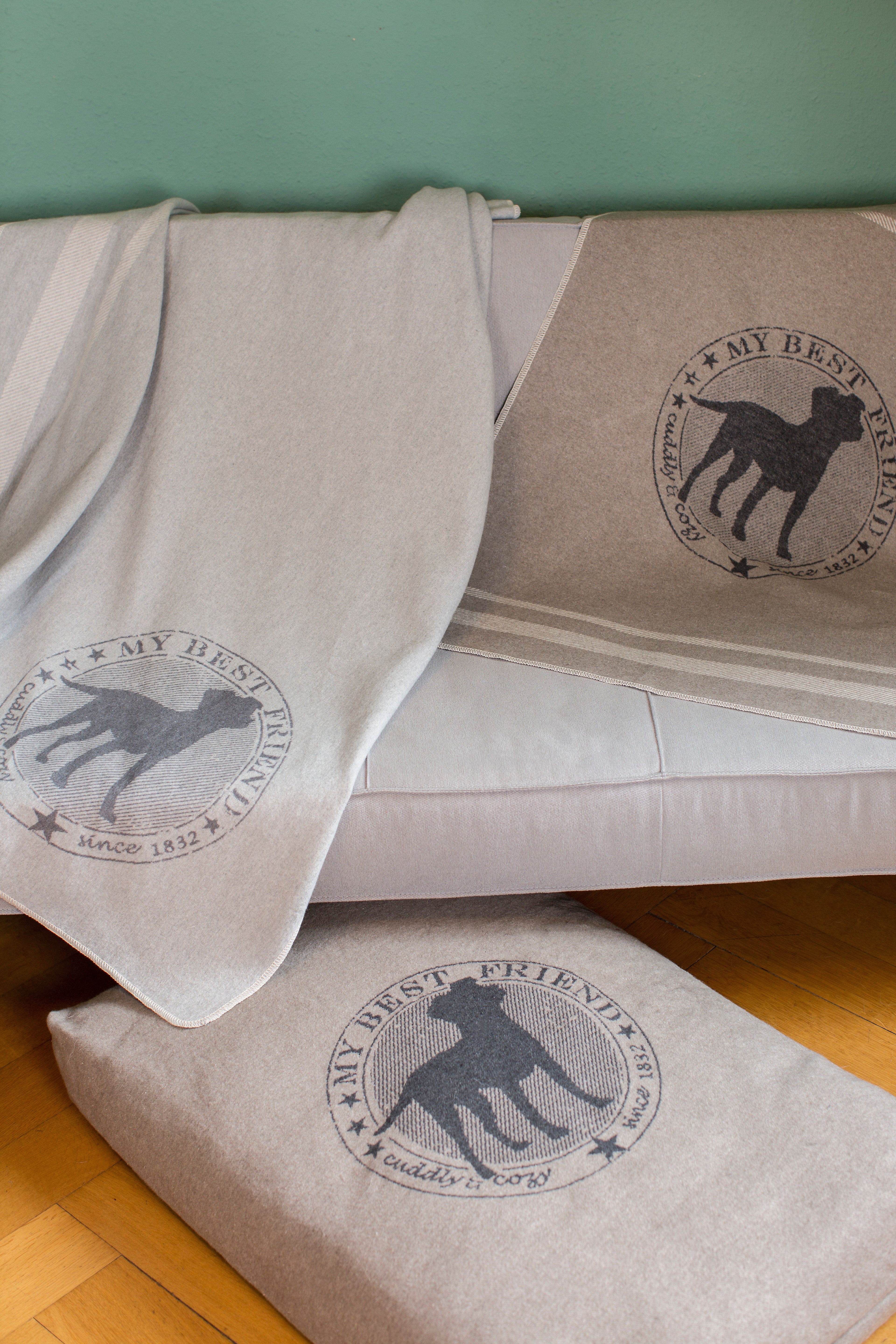 Smoke Cuddly But Cosy Pet Blanket 100 x 140 cm