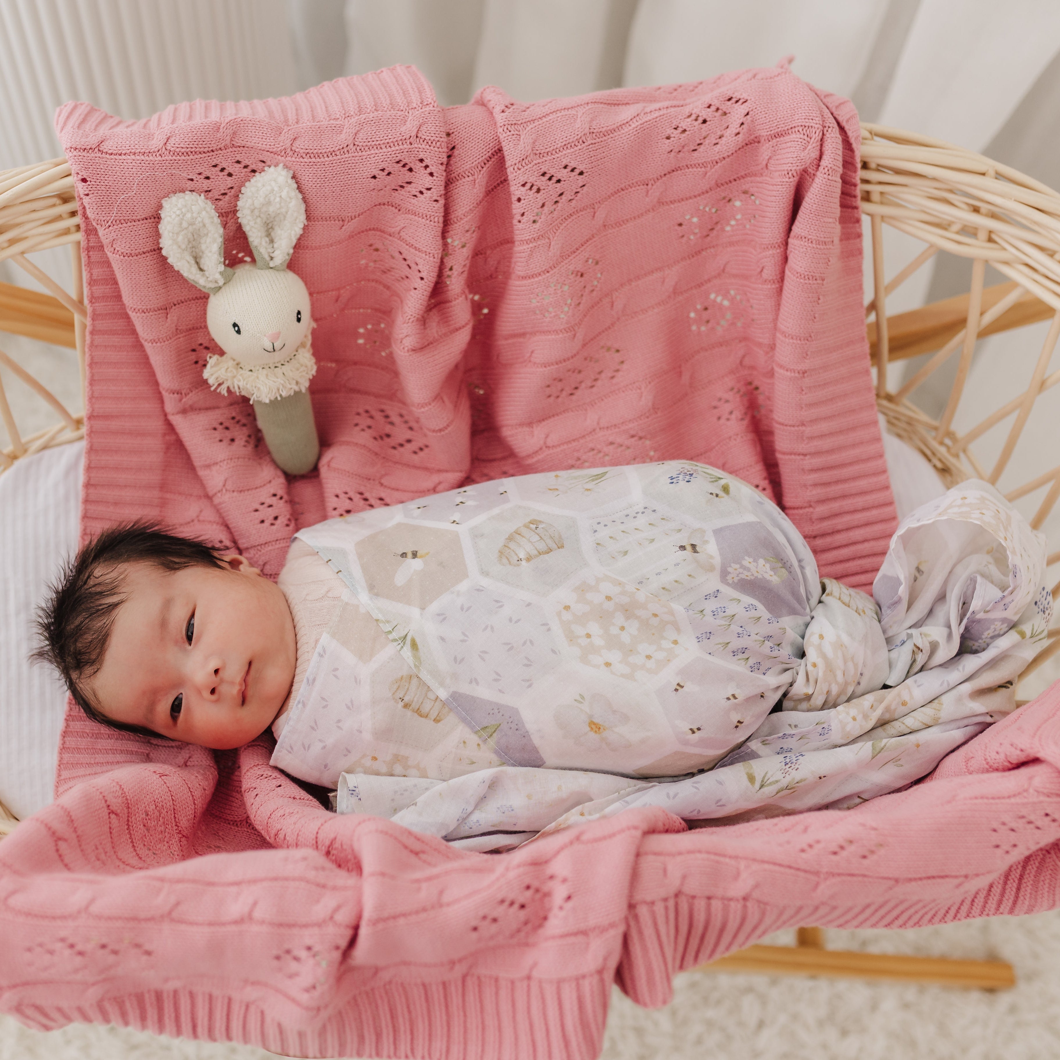 Beehive Muslin Wrap & Dusty Pink Pram Clip Set
