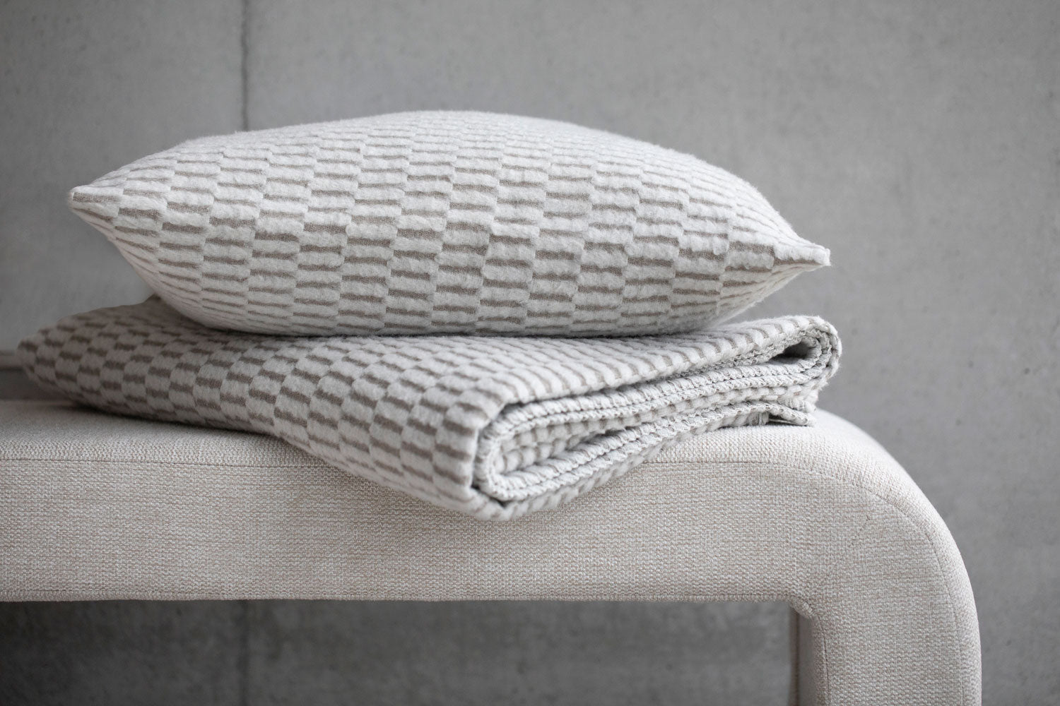 Light Grey Ribbed Carla Throw