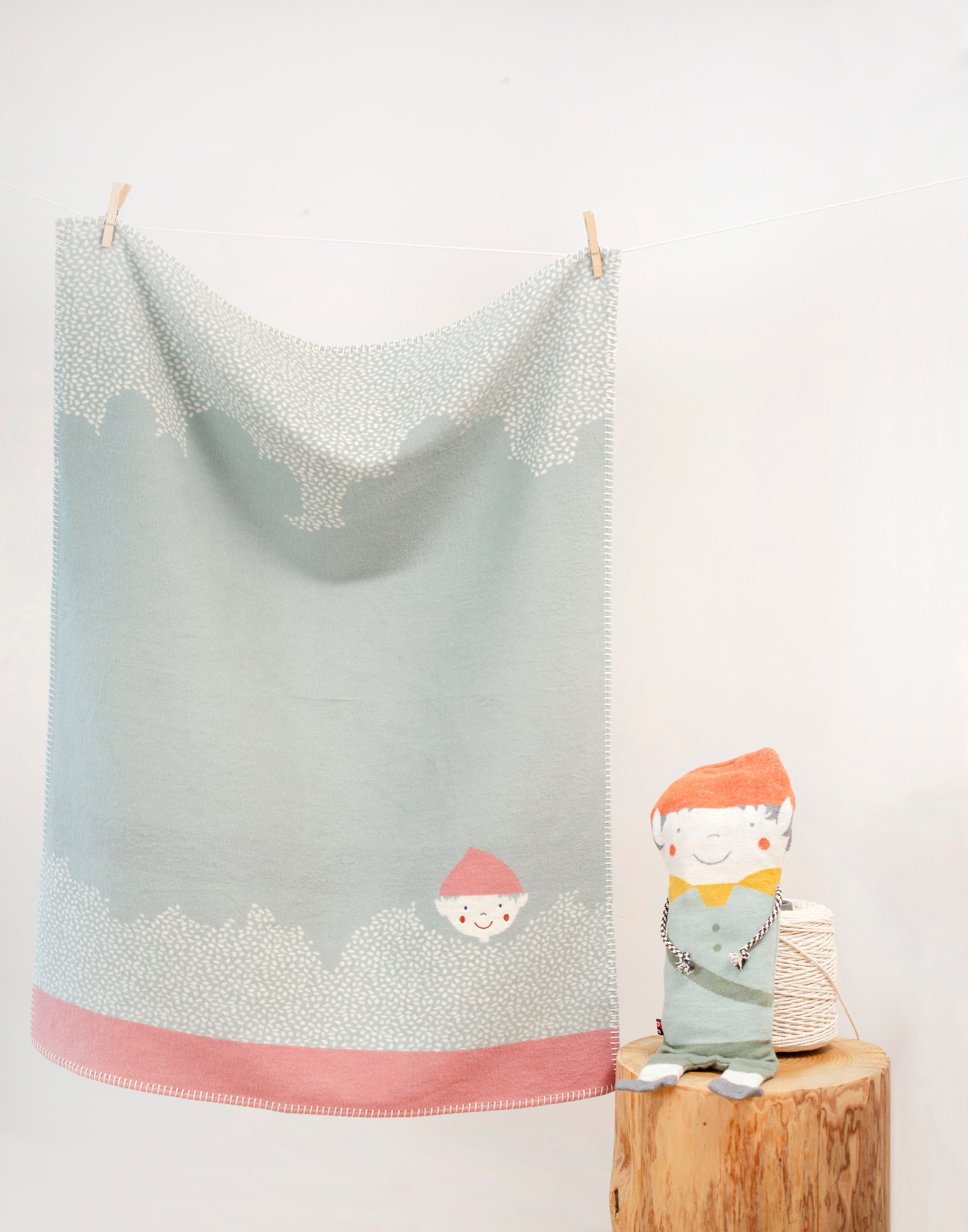 Light Green Elf Embroidered Organic Cotton Bassinet Blanket