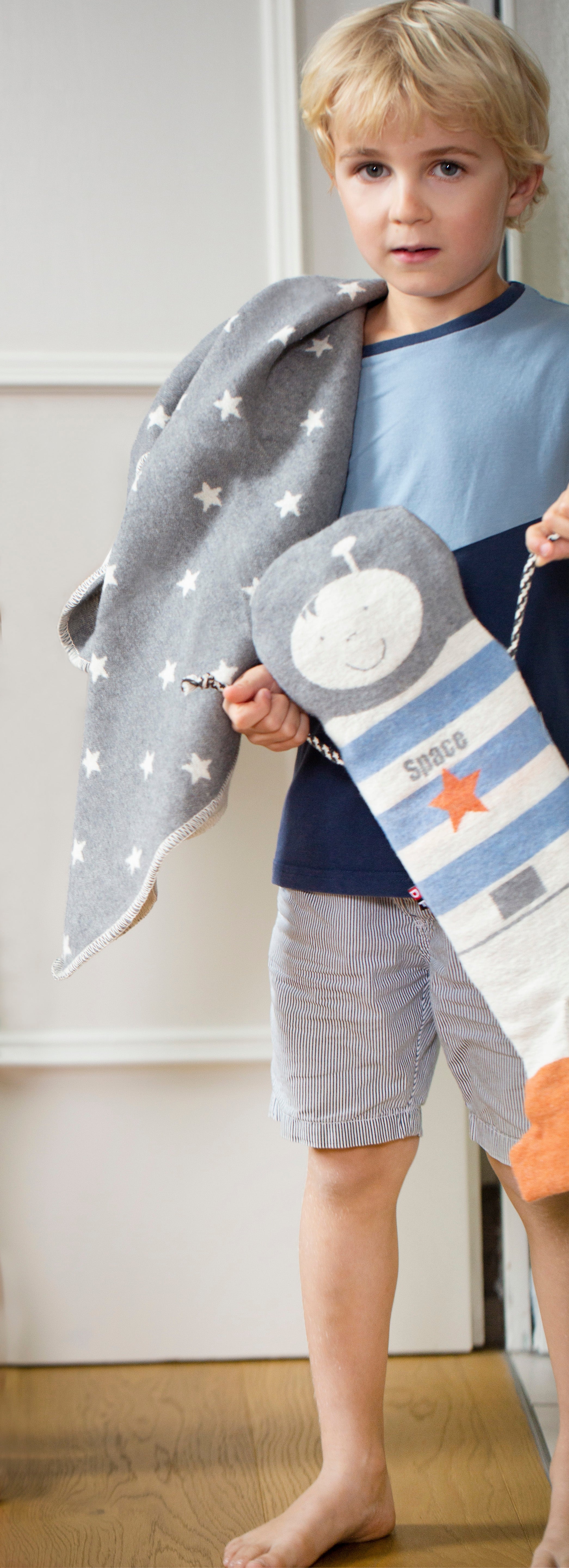 Grey Stars Juwel Bassinet Blanket in Astronaut Puppet