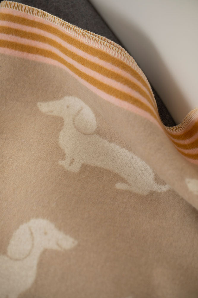 Ecru Dachshund Juwel Bassinet Blanket
