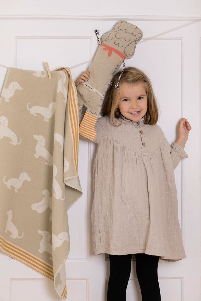 Ecru Dachshund Juwel Bassinet Blanket