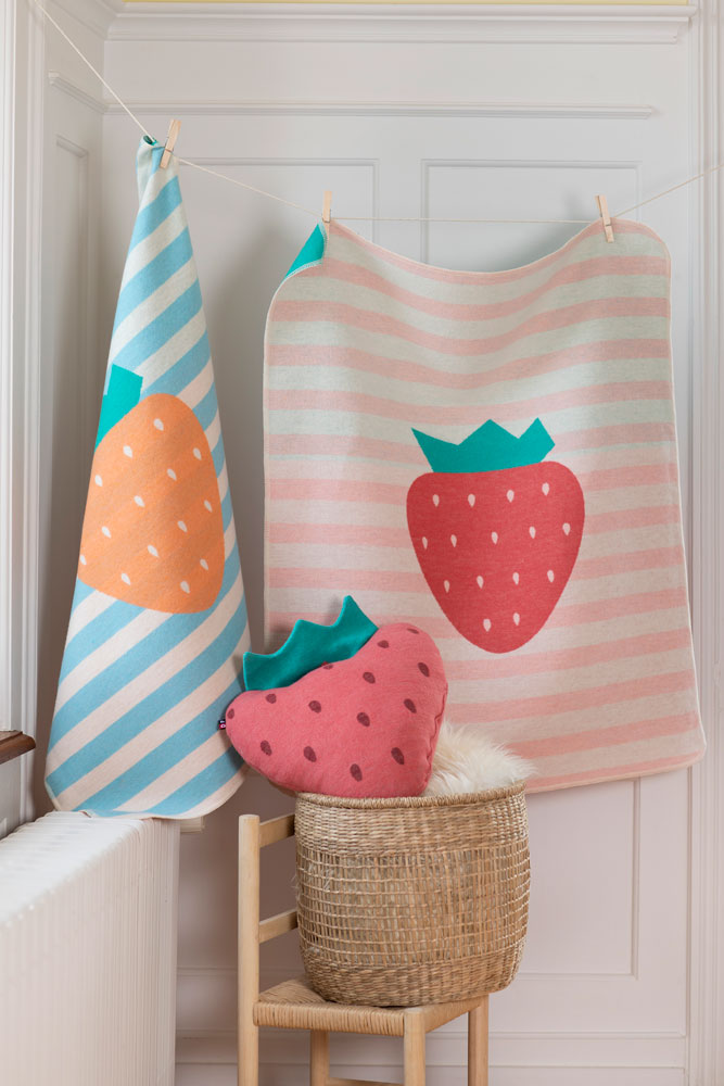 Light Blue Strawberry Juwel Bassinet Blanket