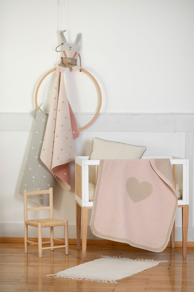 Grey Hearts Allover Juwel Bassinet Blanket