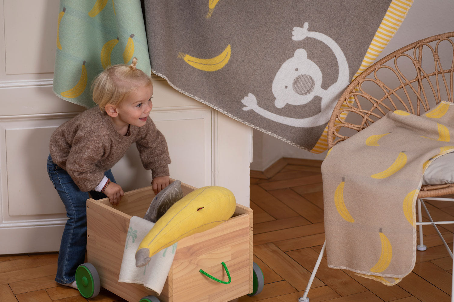 Ecru Gone Bananas Juwel Bassinet Blanket