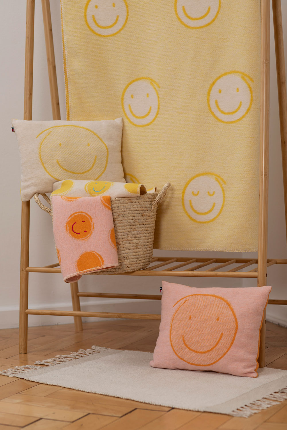 Yellow Happy Faces Embroidered Juwel Bassinet Blanket