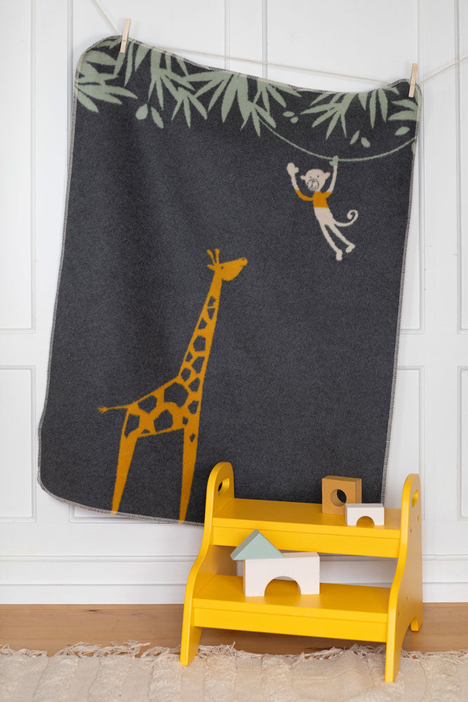 Charcoal Giraffe Maja Bassinet Blanket