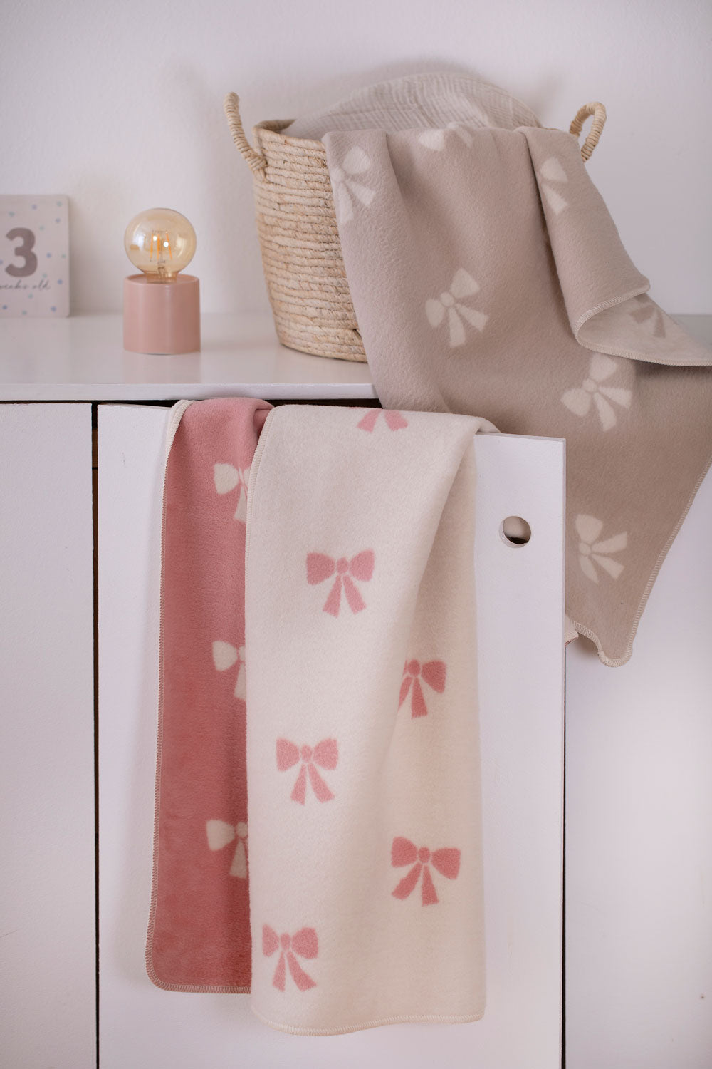 Pink Bows Allover Maja Bassinet Blanket