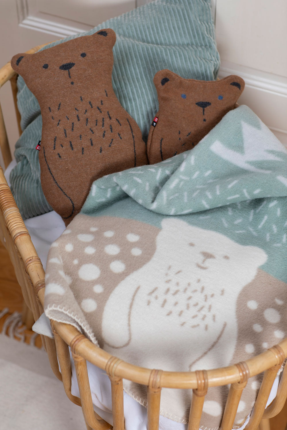 Light Green Forest Bear Mila Bassinet Blanket