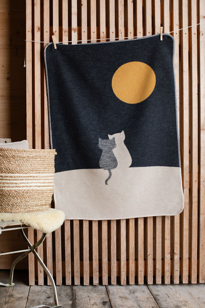 Charcoal Moongazing Cat Blanket 70 x 90 cm
