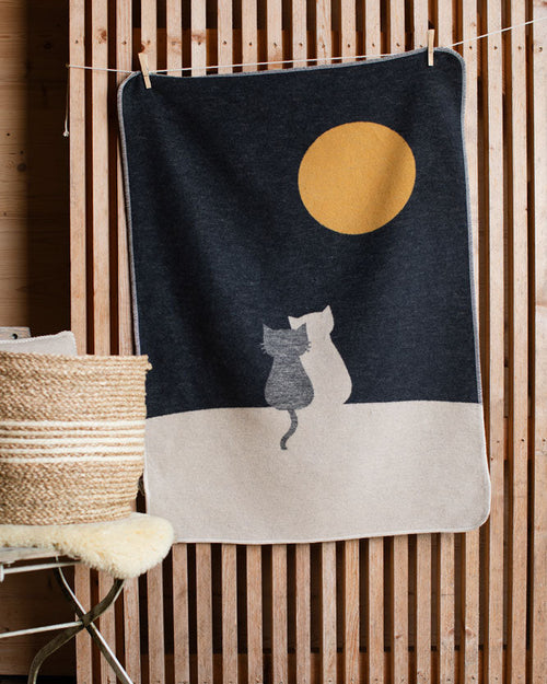 Charcoal Moongazing Cat Blanket 70 x 90 cm