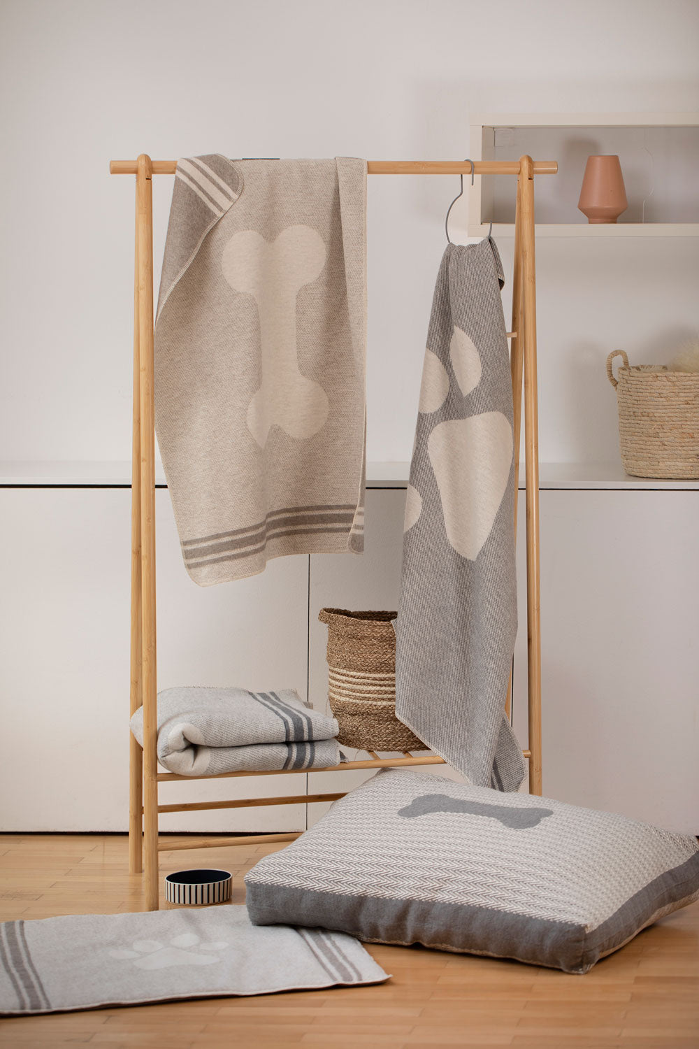 Smoke Bone Pet Blanket 70 x 90 cm