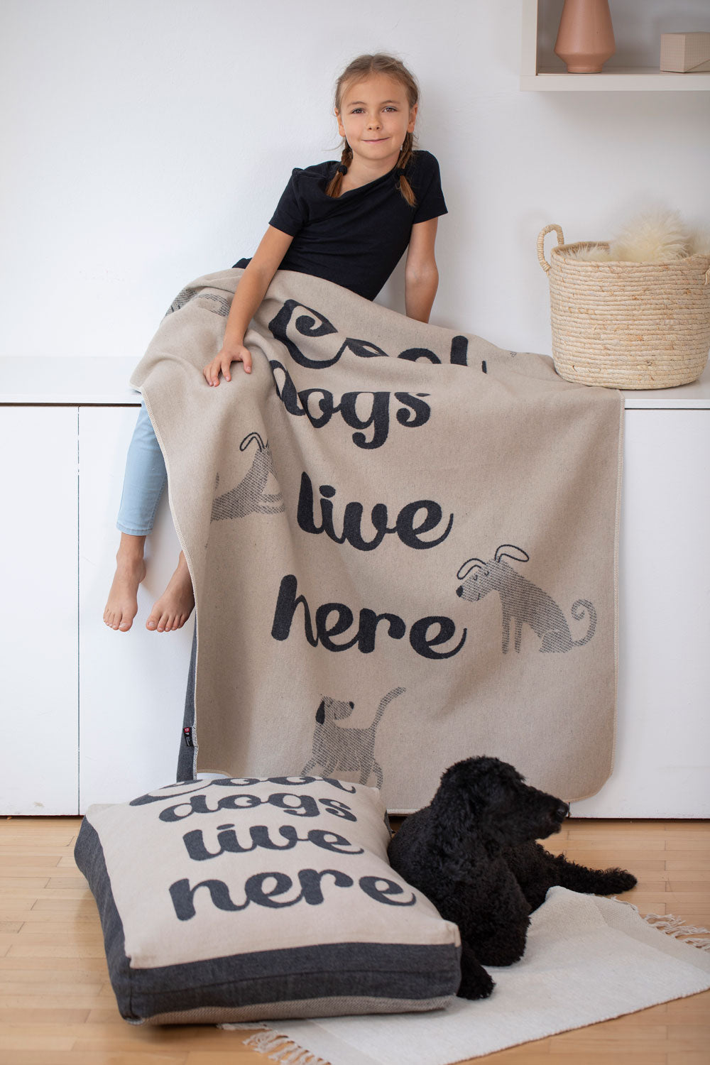 Ecru Cool Dogs Live Here Blanket 100 x 140 cm